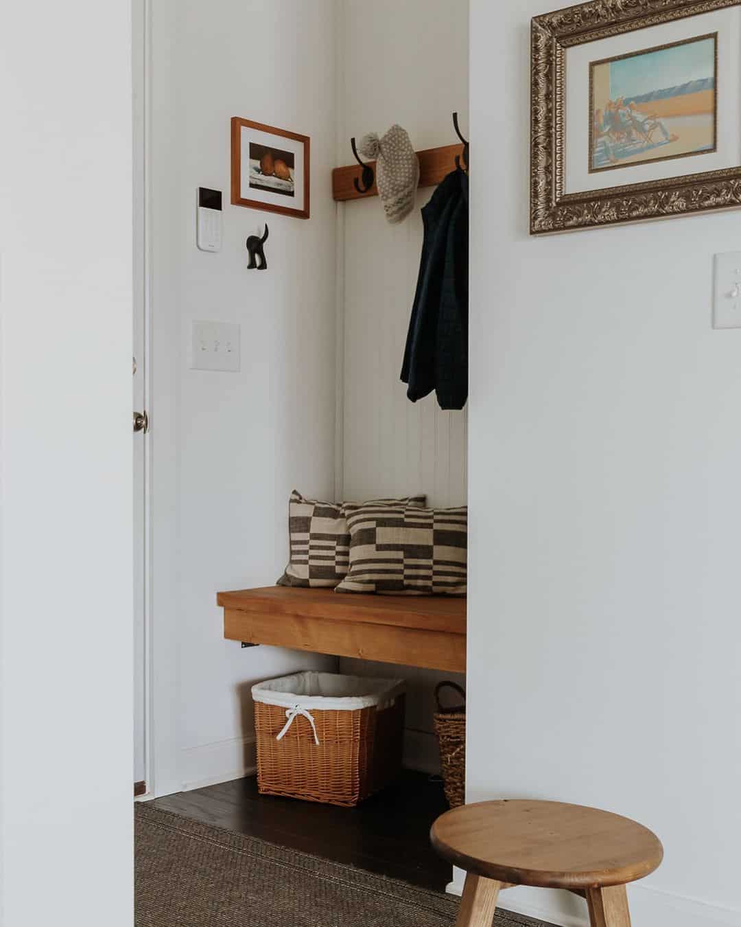28 Mudroom Built-In Ideas for an Organized Entry