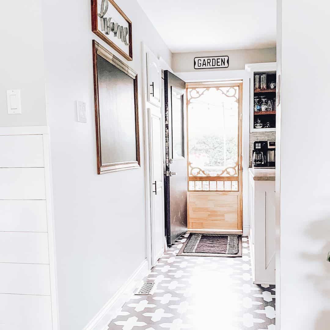 29 Fabulous Tiled Entryway Ideas