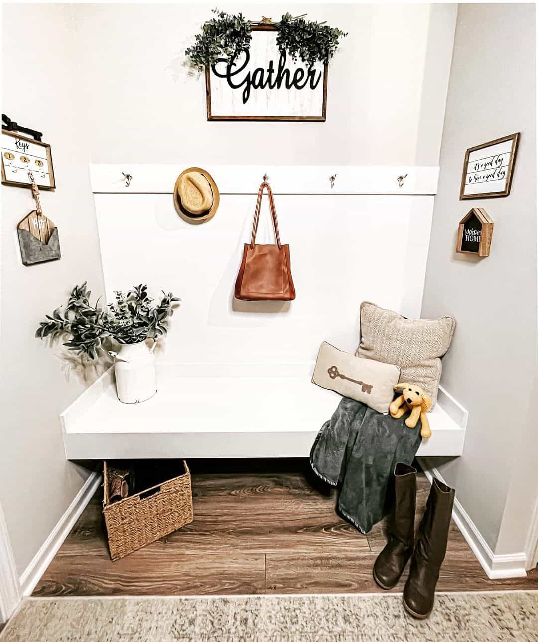 29 Entryway Mudroom Ideas to Keep You Organized