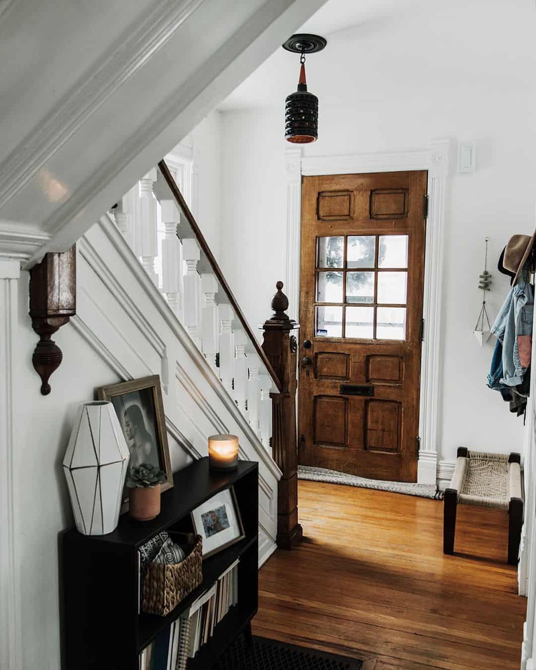 29 Entryway Light Fixtures to Welcome You Home