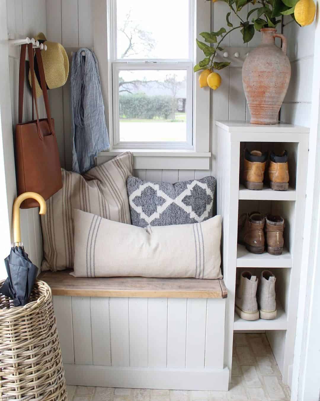 29 Mudroom Organization Ideas to Bring Order to Chaos - Diy Minimalist Mudroom Decor