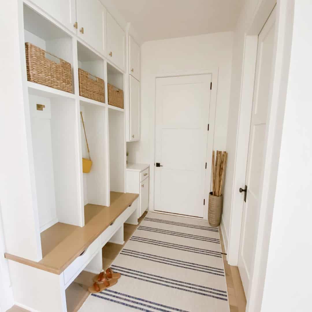 29 Entryway Mudroom Ideas to Keep You Organized