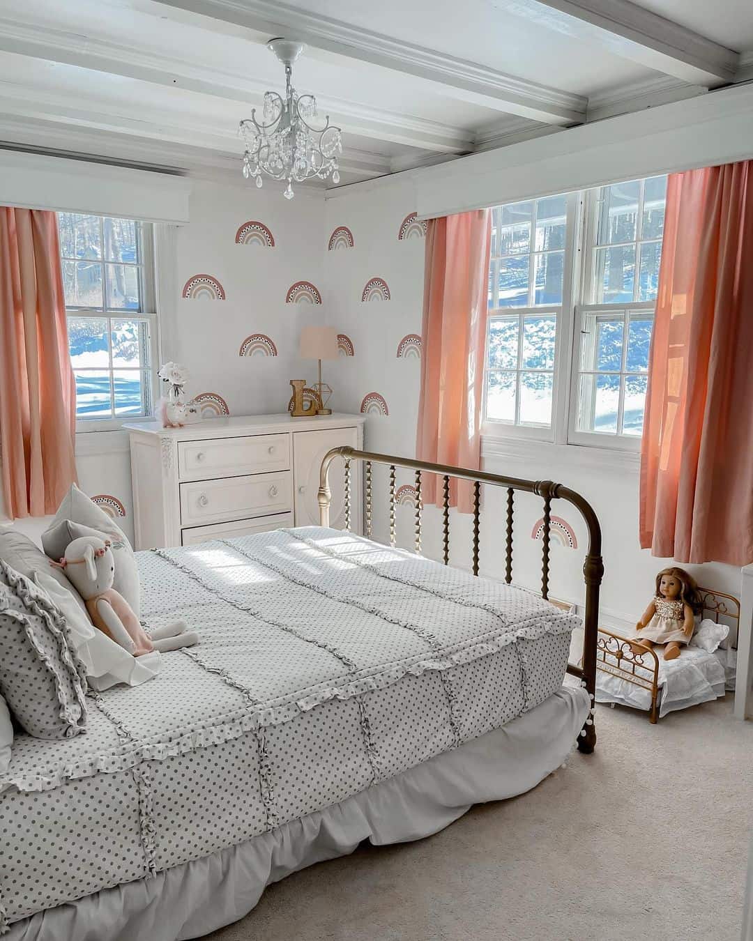 35 Cute Wallpaper for Girl’s Room Ideas for All Styles