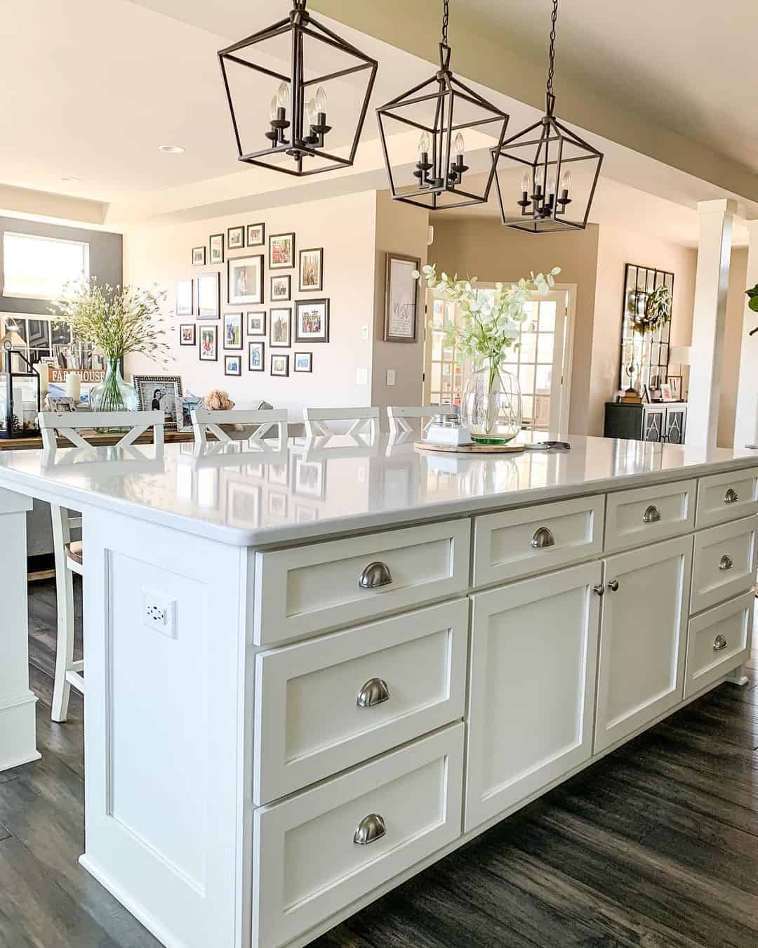 36 Trendy Farmhouse Kitchen Island Ideas for a Spacious Look