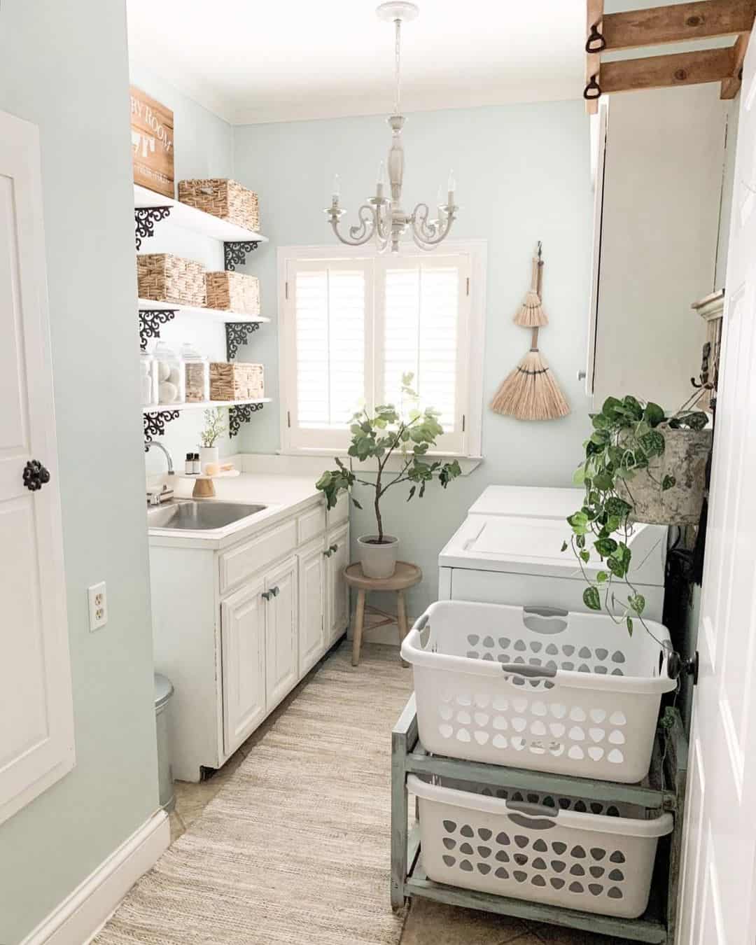 28 Laundry Basket Ideas to Make Household Chores a Breeze