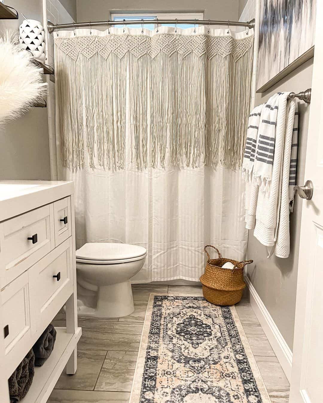 25 Elegant Shower Curtain Ideas for Any Bathroom Style