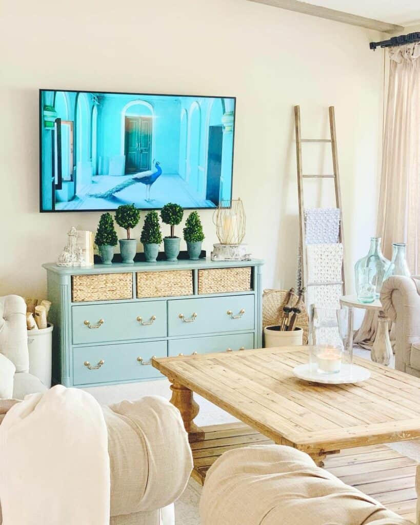 15 Small Living Room Layout With TV Ideas To Maximize Space