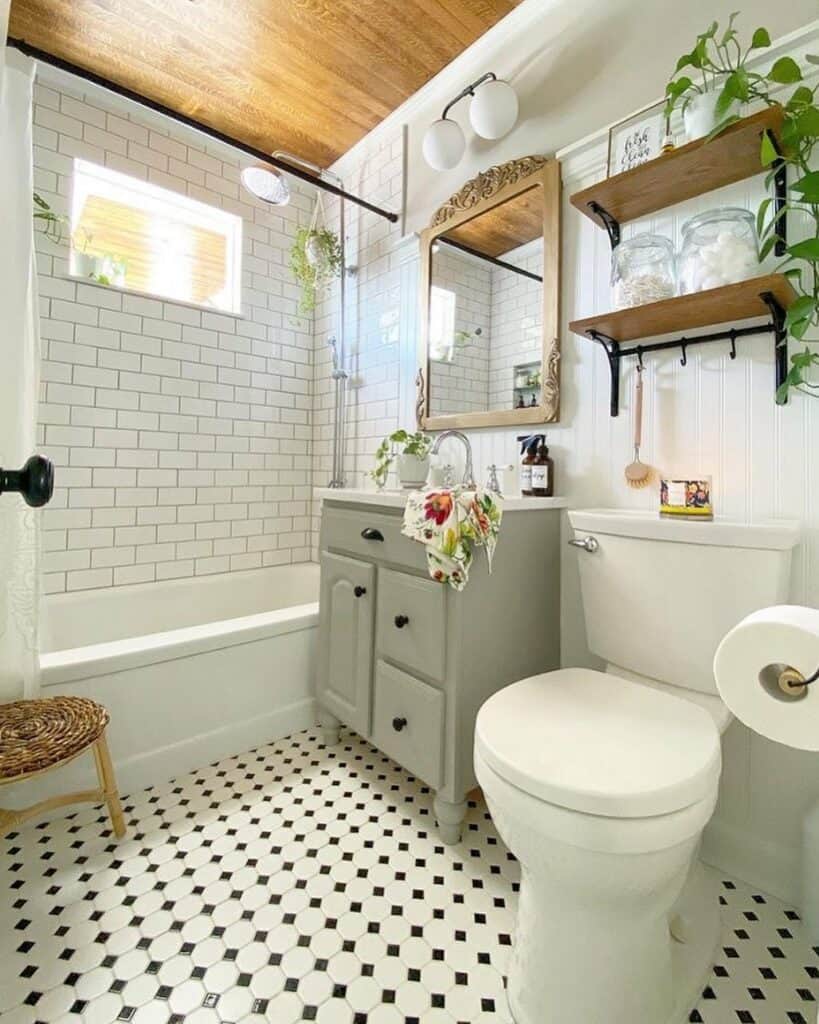 29 Small Bathroom Tile Ideas Perfect for Tight Spaces