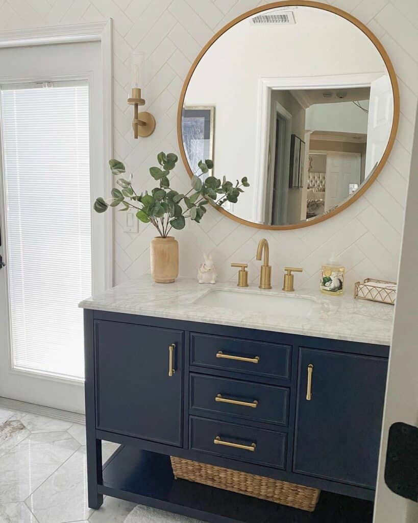 28 Stunning Colors That Go With Navy Blue for Every Room