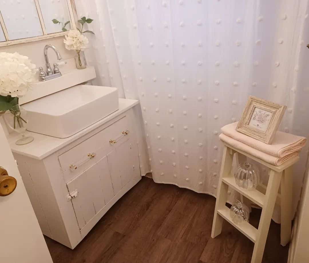 30 Shower Curtain Ideas To Add Style to Your Bathroom