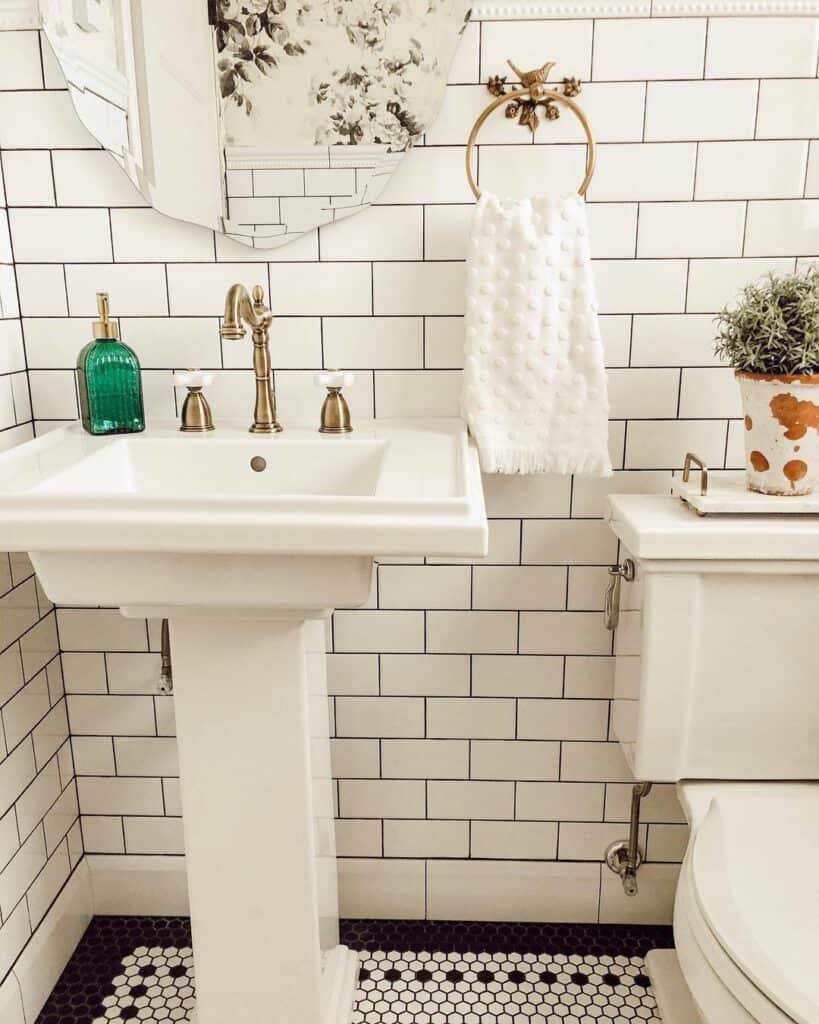 29 Small Bathroom Tile Ideas Perfect for Tight Spaces