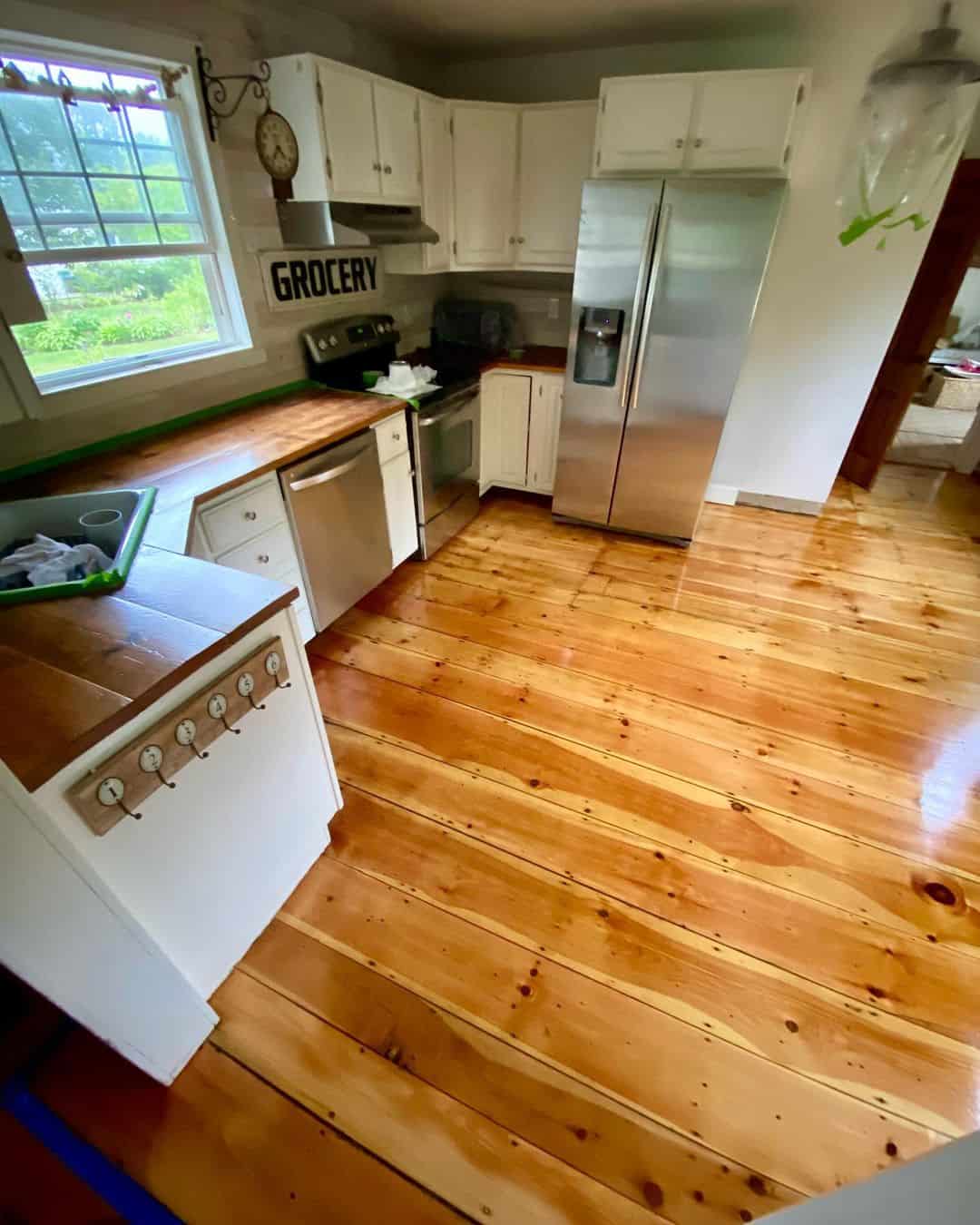 30 Wooden Kitchen Flooring Ideas for Cozy Cooking