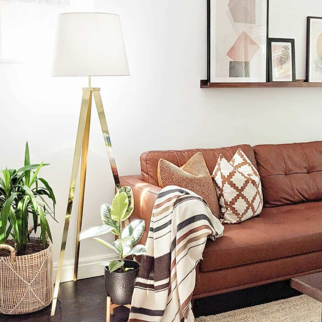 24 Small Living Room Lighting Ideas To Brighten Your Space