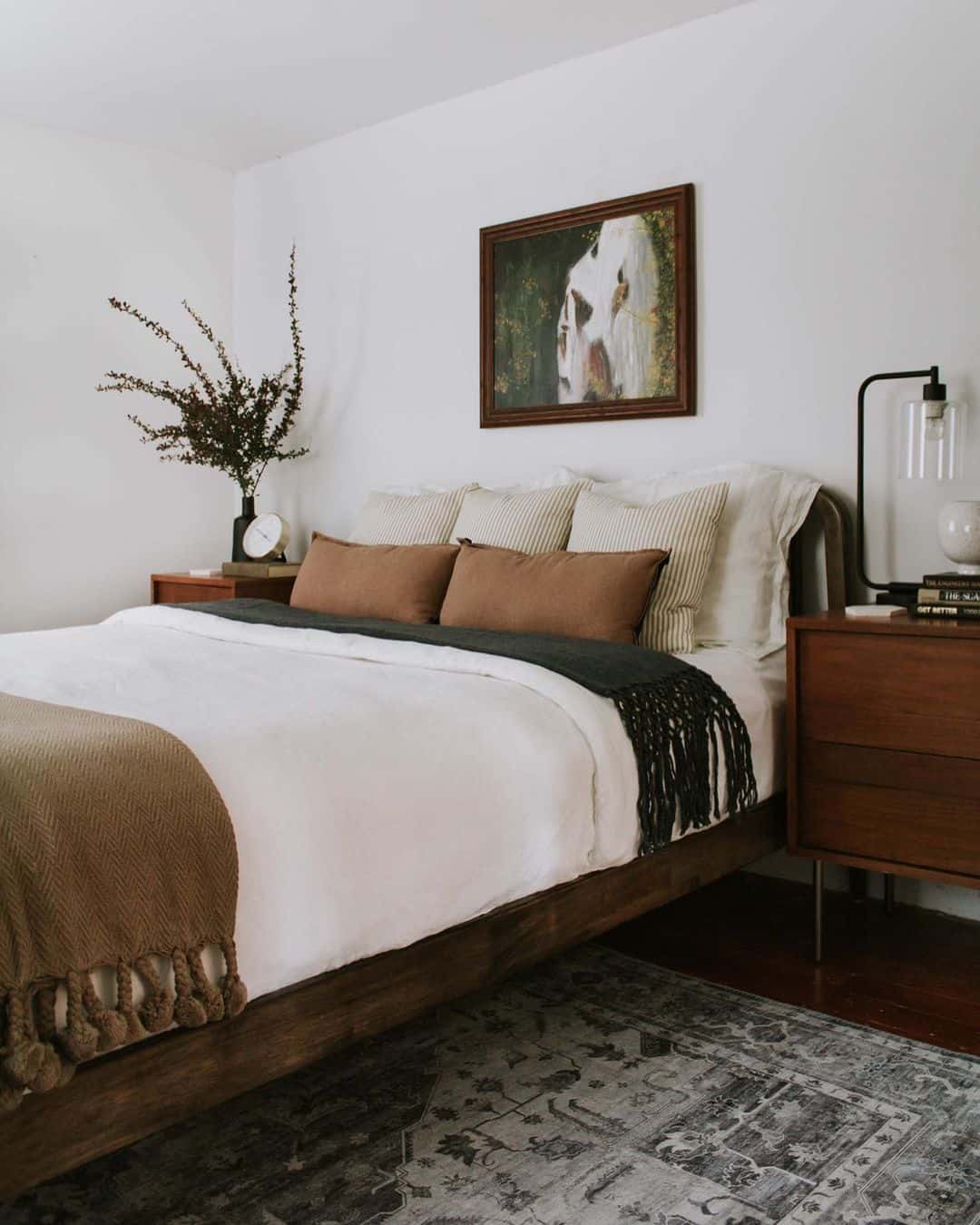 28 Modern Small Bedroom Ideas To Maximize Space