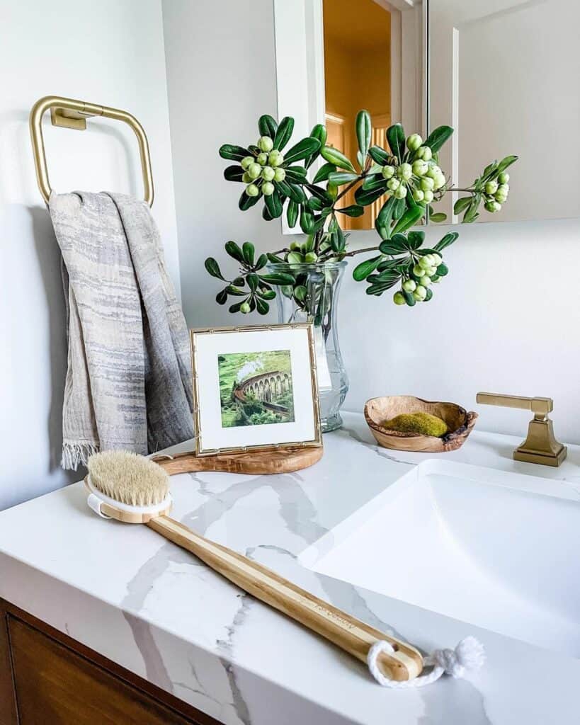 27 Pretty Bathroom Accessories Ideas To Complete Your Space