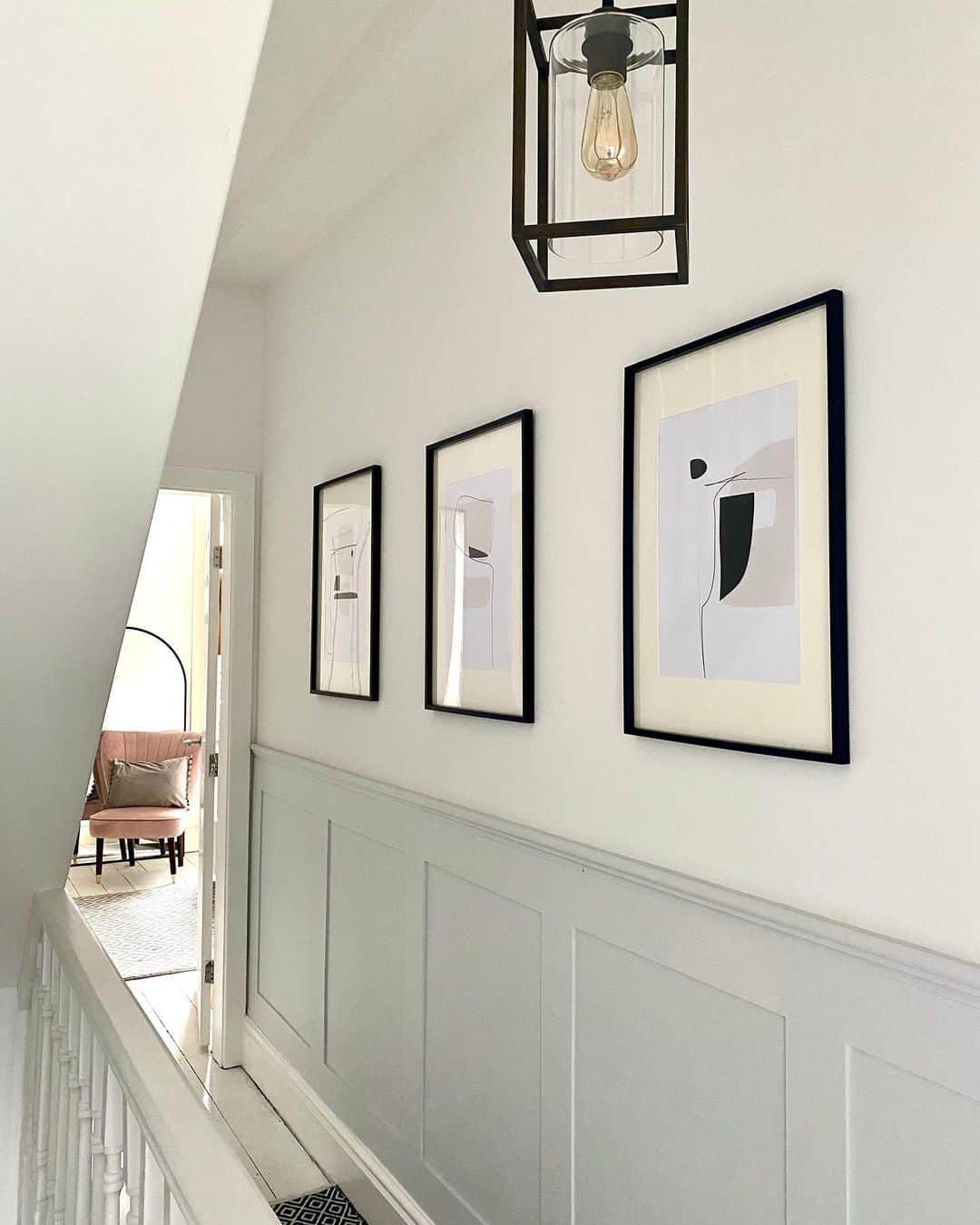 30 Brilliant Hall Decorating Ideas To Personalize Your Home