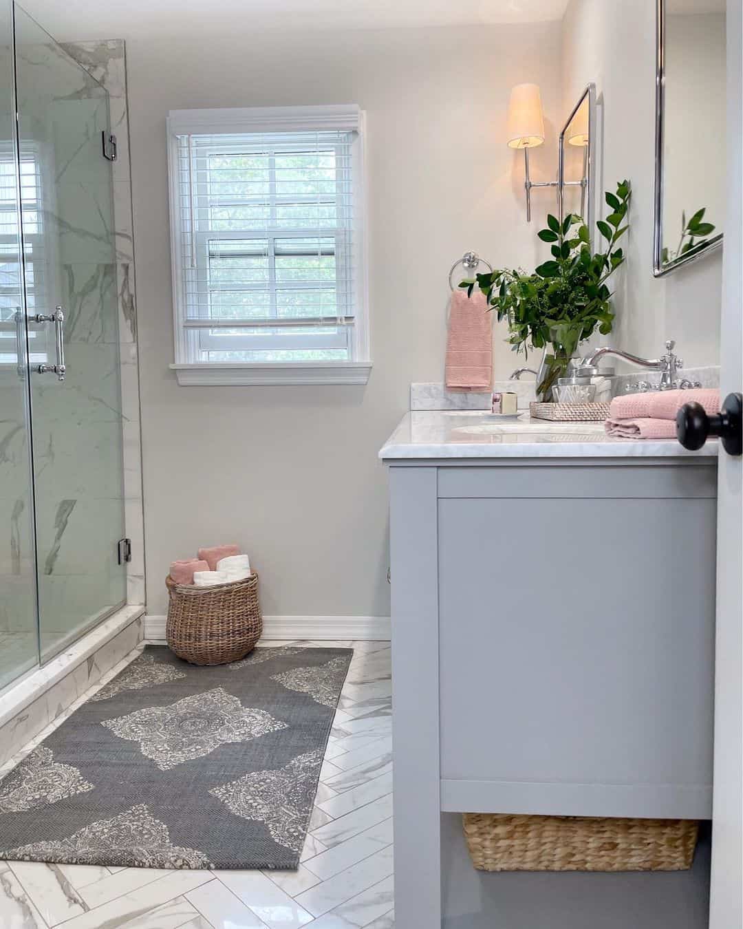 28 Small Full Bathroom Ideas That Make a Big Statement