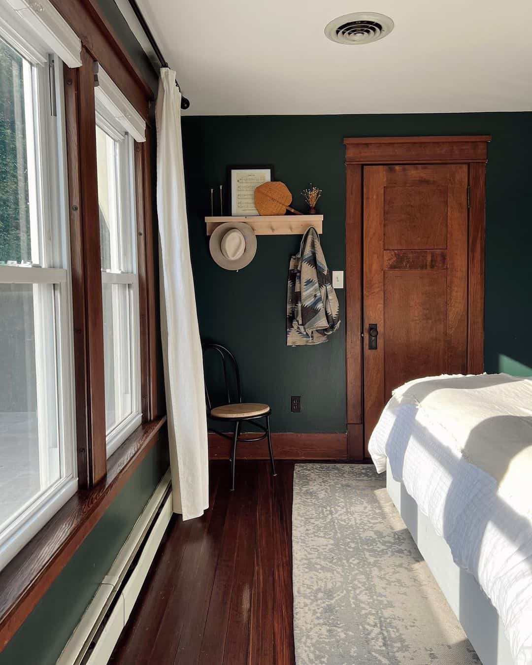 25 Handsome Men’s Bedroom Ideas for a Masculine Vibe