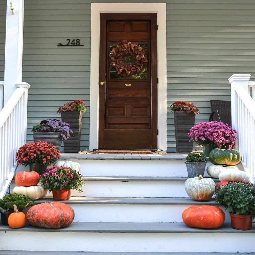 24 Concrete Front Steps Design Ideas for Maximum Curb Appeal
