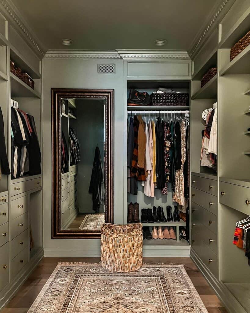 25 Closet Shelving Ideas That Combine Style and Structure