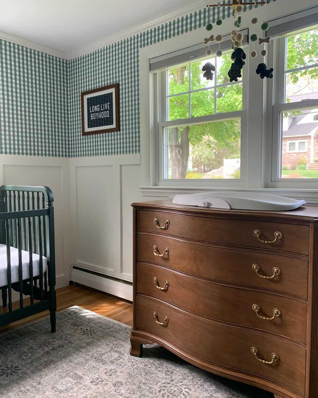 21 Enchanting Ideas for a Board and Batten Nursery