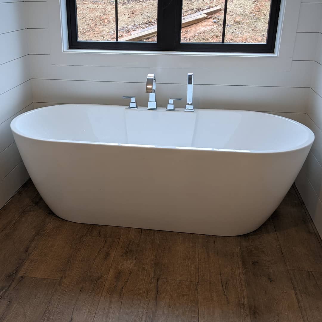 20 Shiplap Tub Surround Ideas to Elevate Your Bathroom
